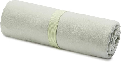 Amazon Basics Camping and Hiking Towel, Microfiber Towel, Fog Green - Image 3