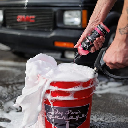 Jay Leno's Garage Basic Car Detailing Bucket Kit - Image 2